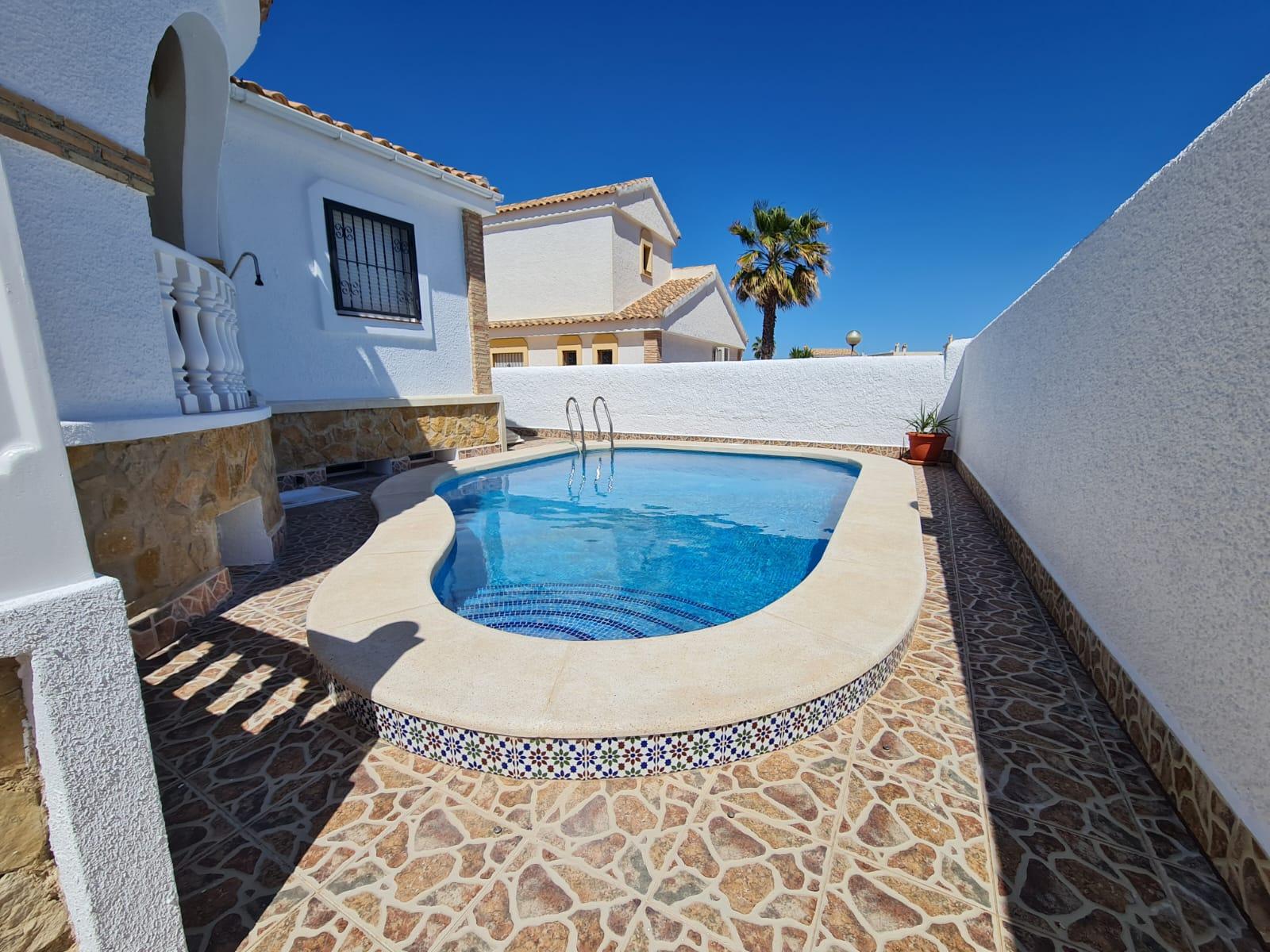 For sale of chalet in Santa Pola