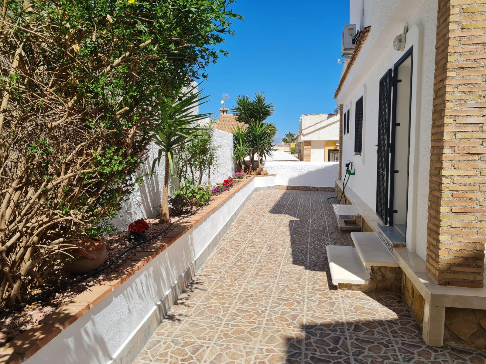 For sale of chalet in Santa Pola