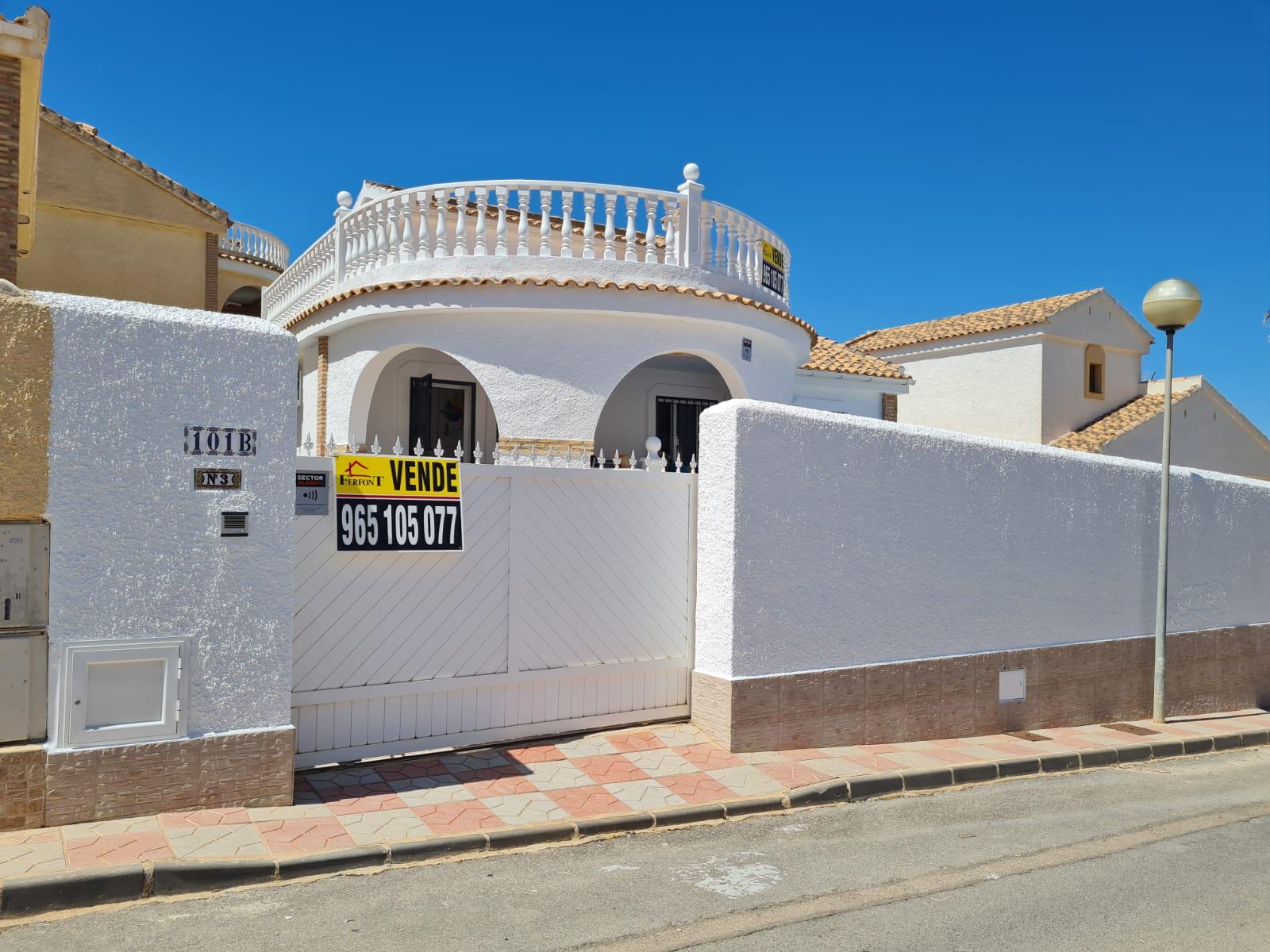 For sale of chalet in Santa Pola