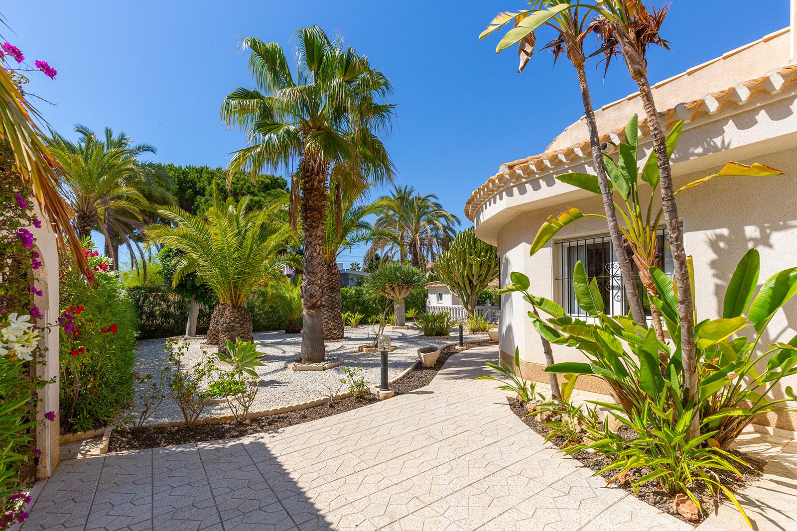 For sale of chalet in Orihuela Costa