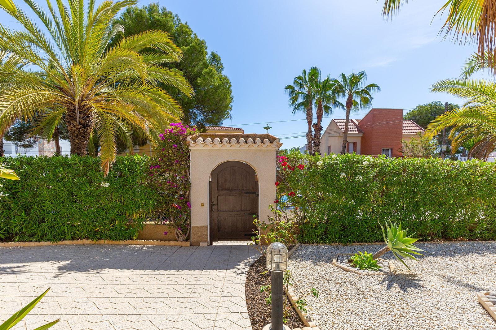 For sale of chalet in Orihuela Costa