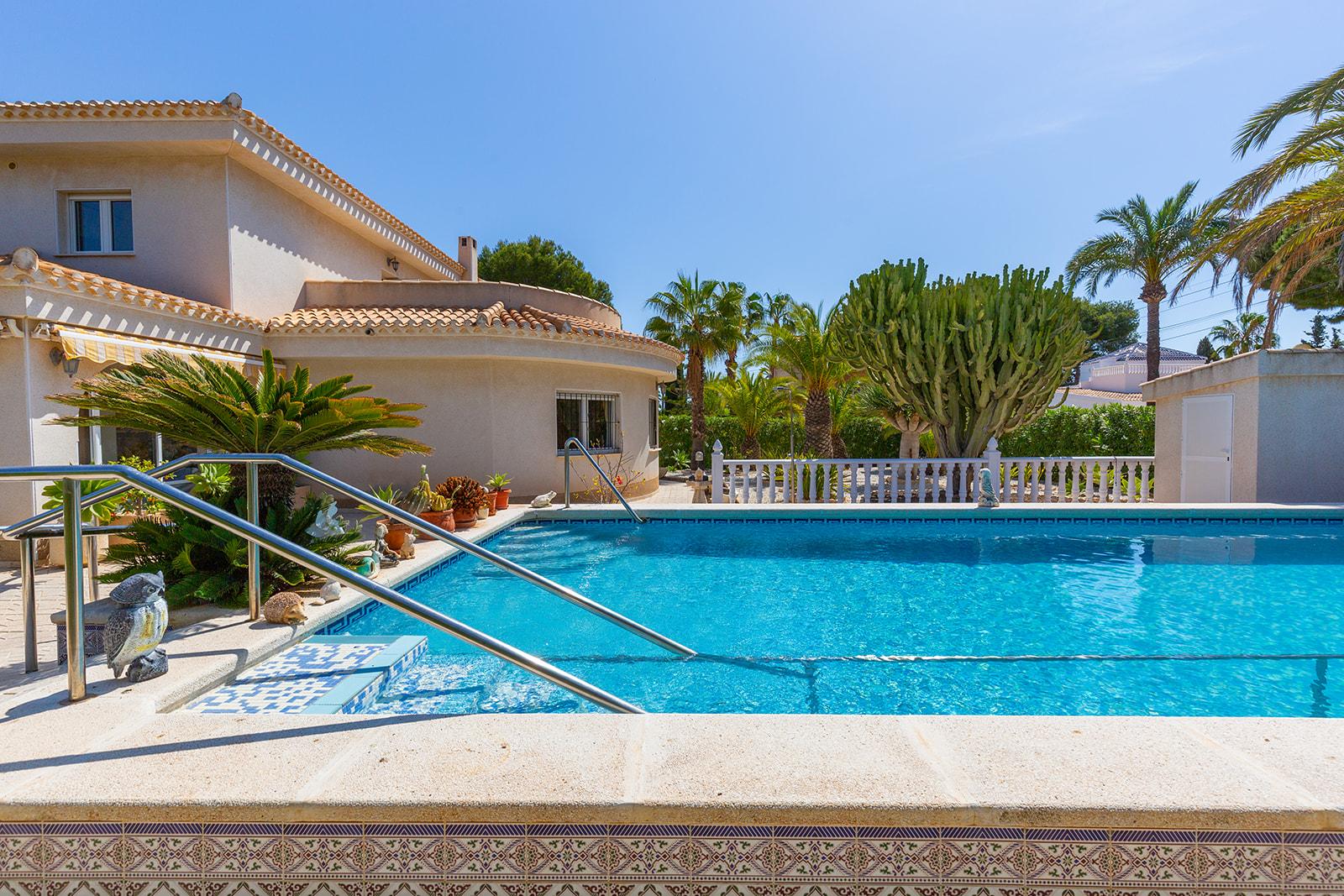 For sale of chalet in Orihuela Costa