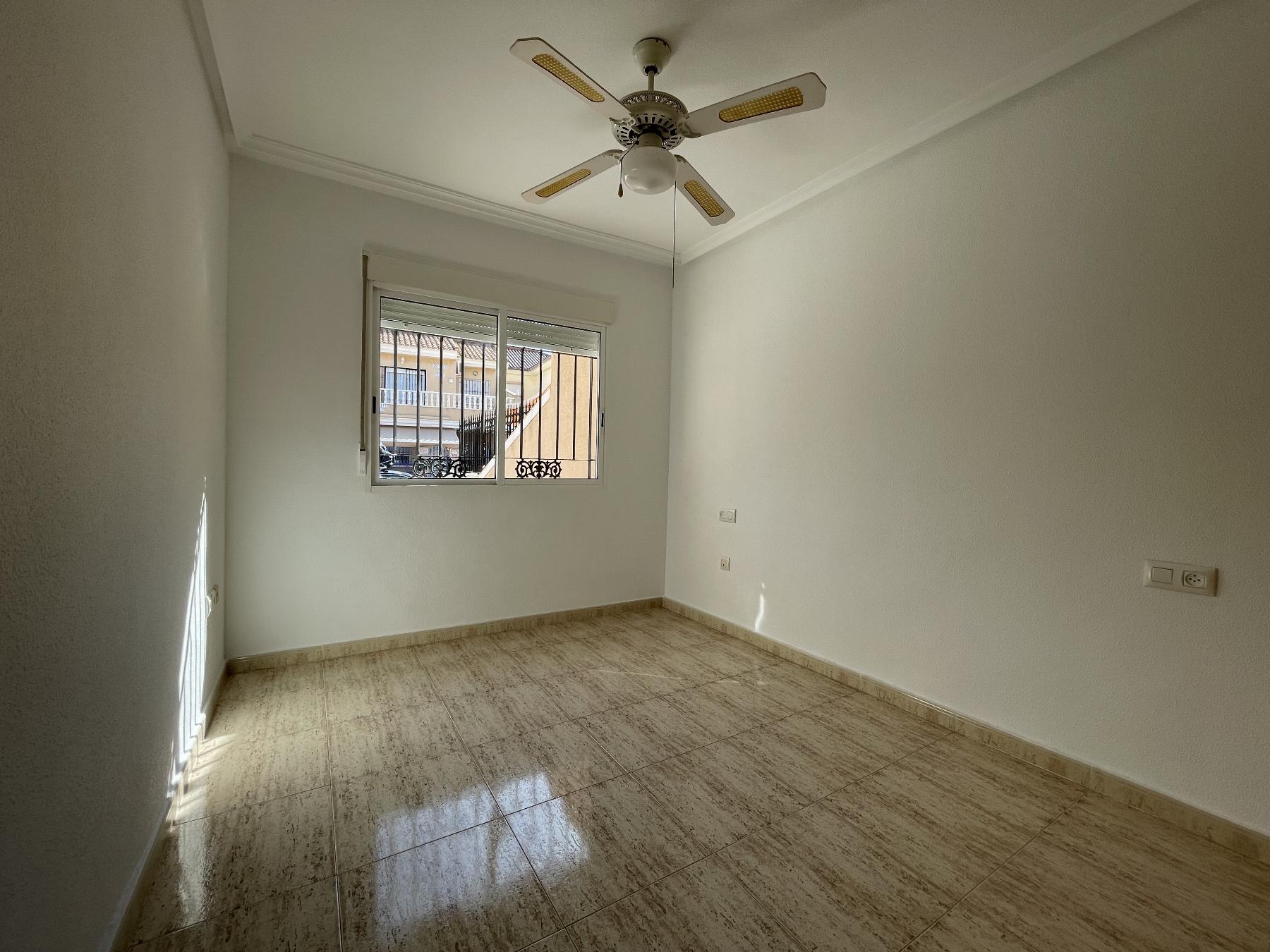 For sale of chalet in Los Alcázares