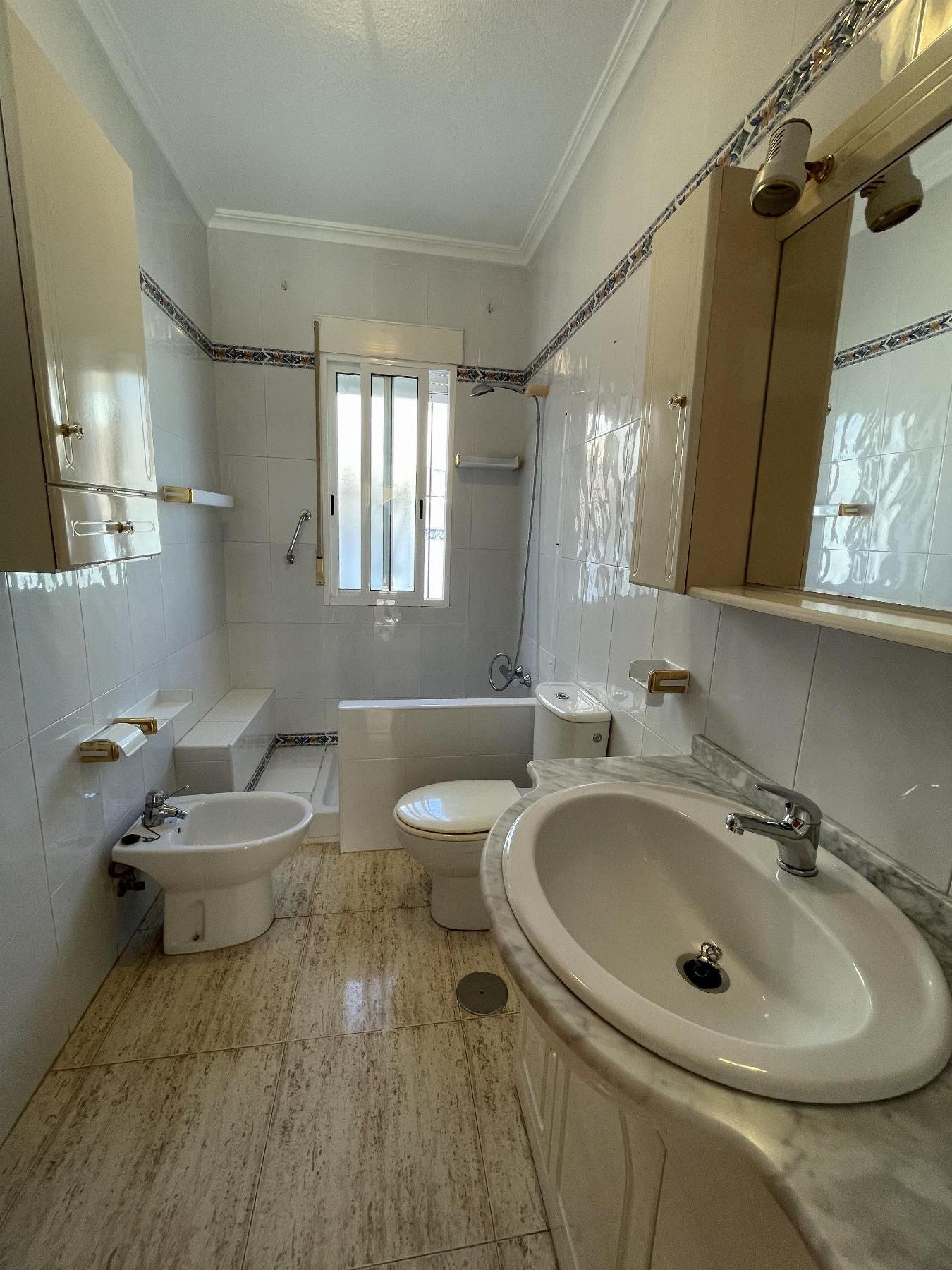 For sale of chalet in Los Alcázares