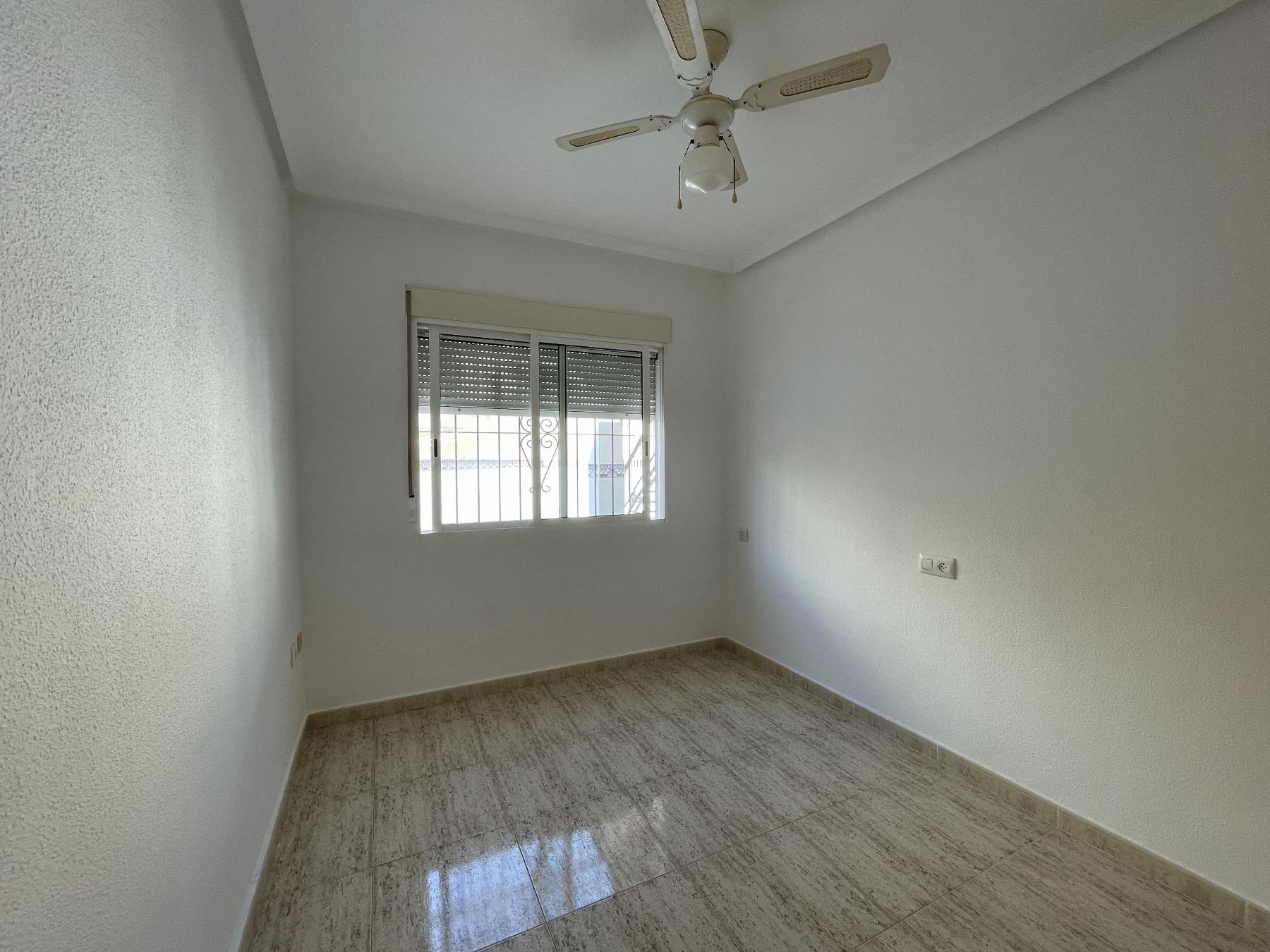 For sale of chalet in Los Alcázares