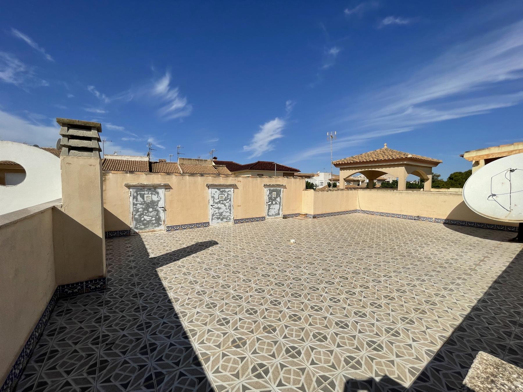 For sale of chalet in Los Alcázares