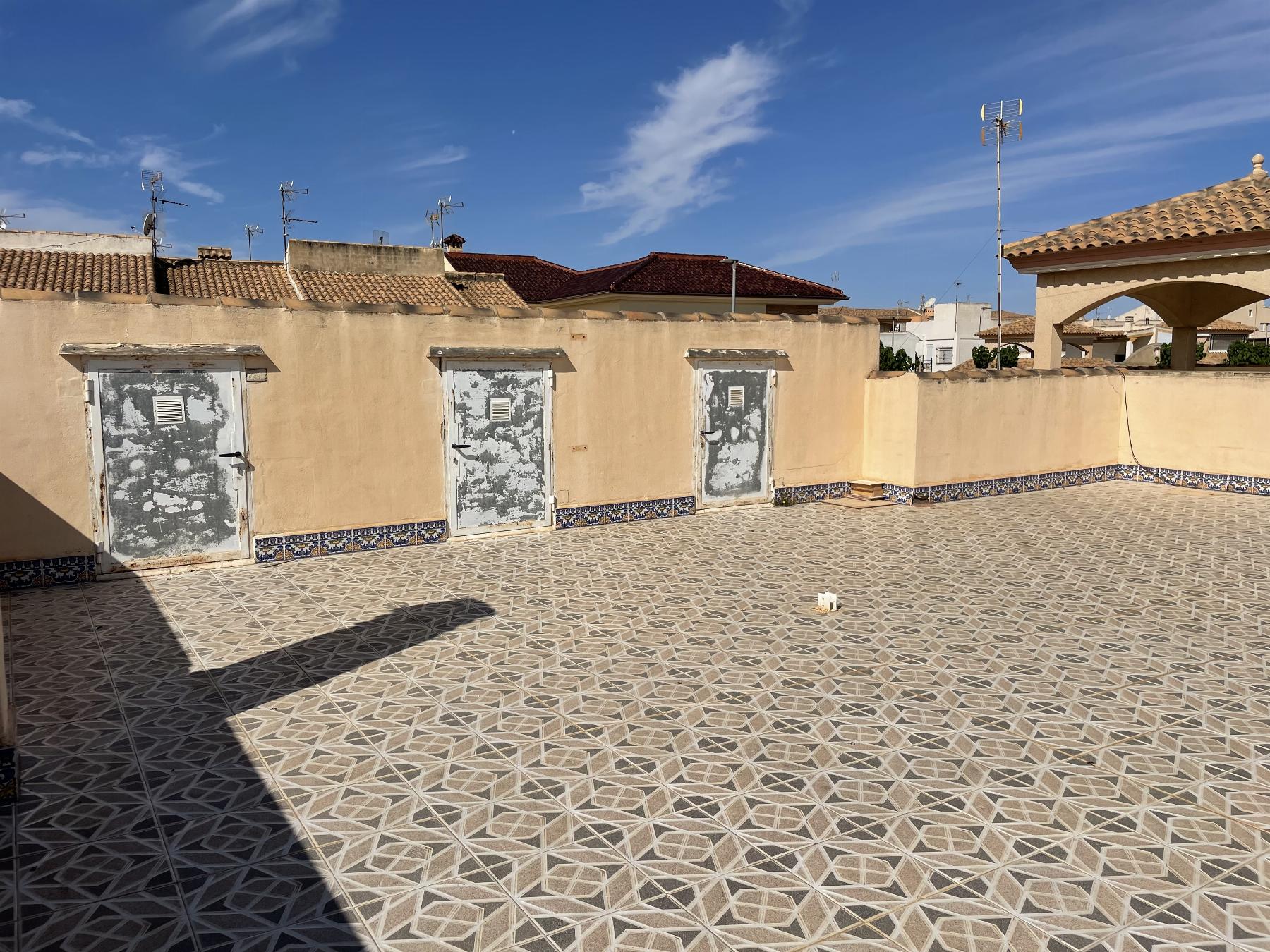 For sale of chalet in Los Alcázares