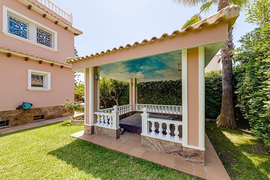 Venta de chalet en Orihuela Costa