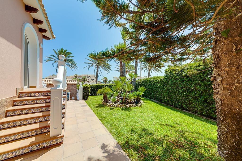 Venta de chalet en Orihuela Costa