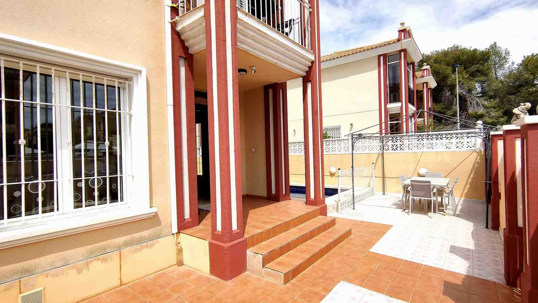 For sale of chalet in Orihuela Costa