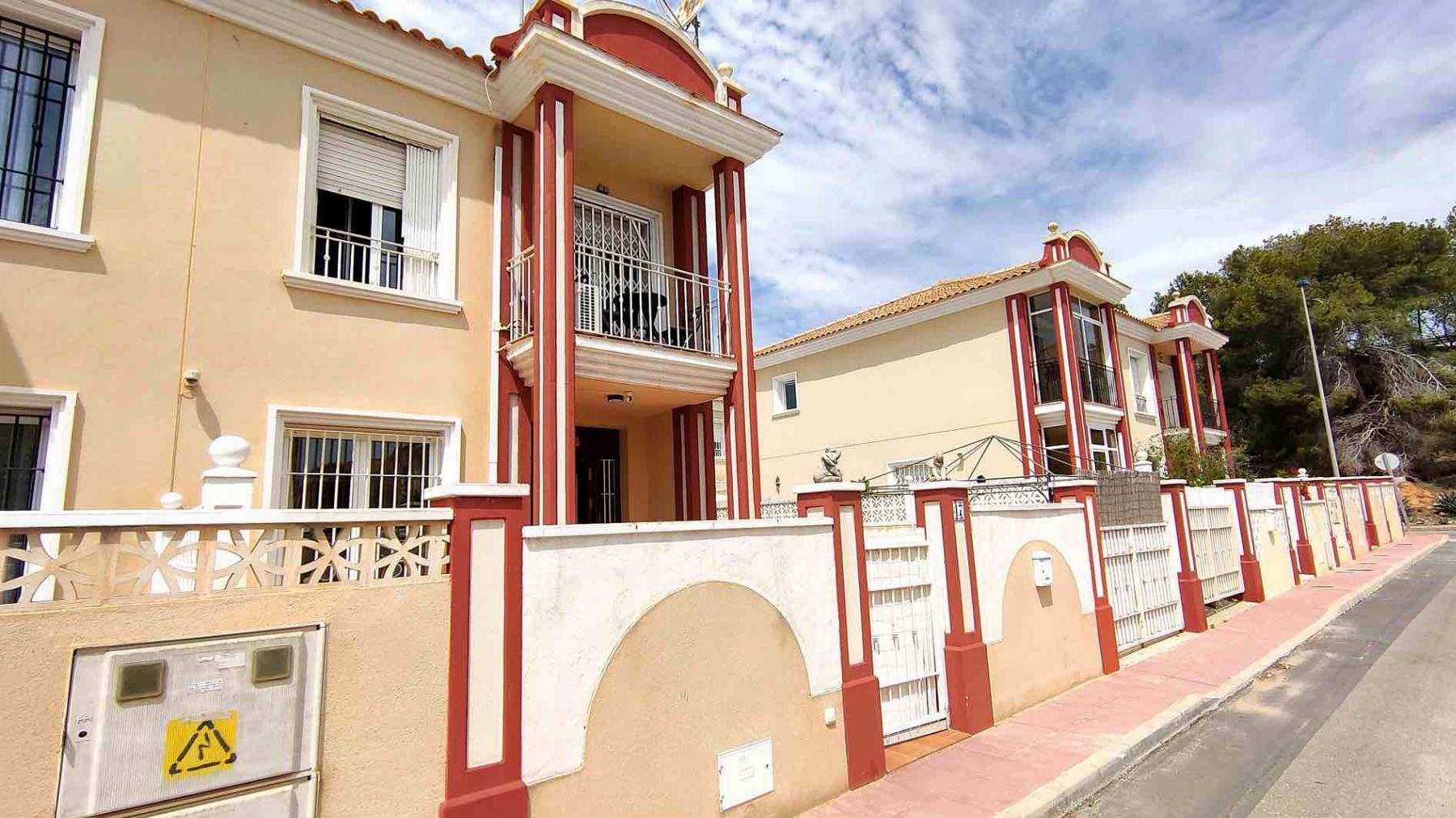 For sale of chalet in Orihuela Costa