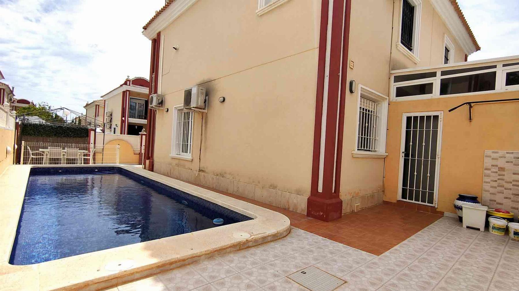 For sale of chalet in Orihuela Costa
