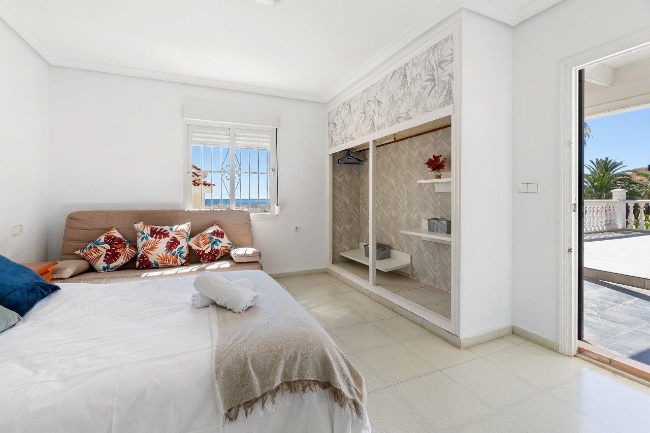 Verkoop van villa in Orihuela Costa