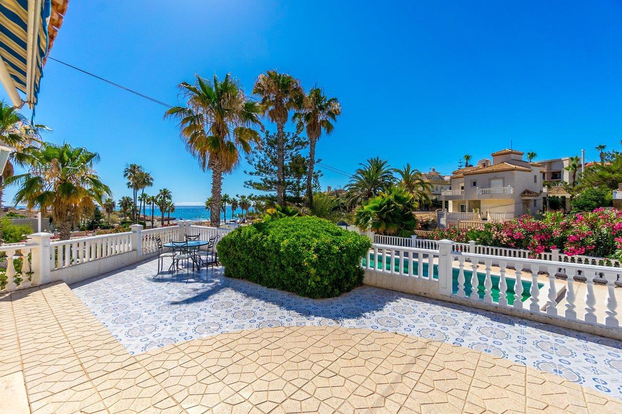 Verkoop van villa in Orihuela Costa