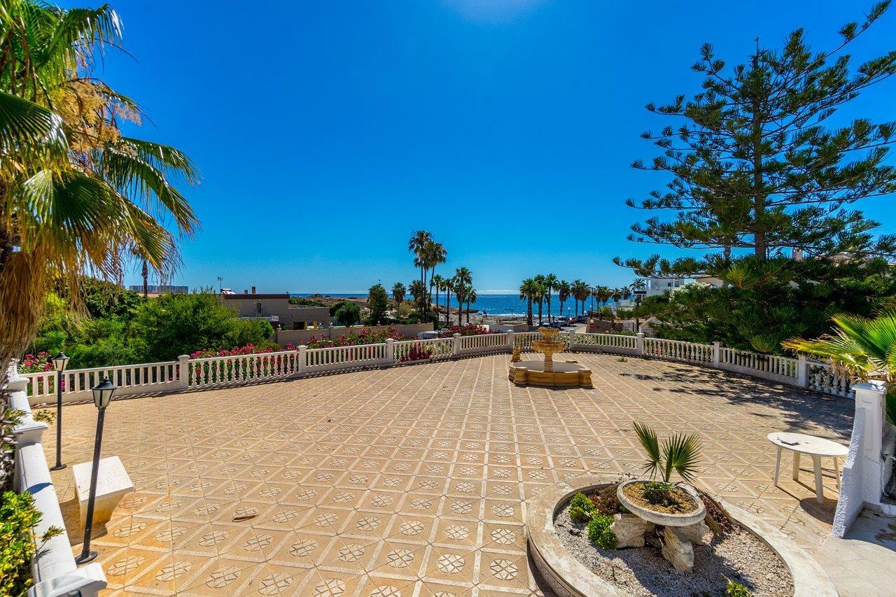 Verkoop van villa in Orihuela Costa