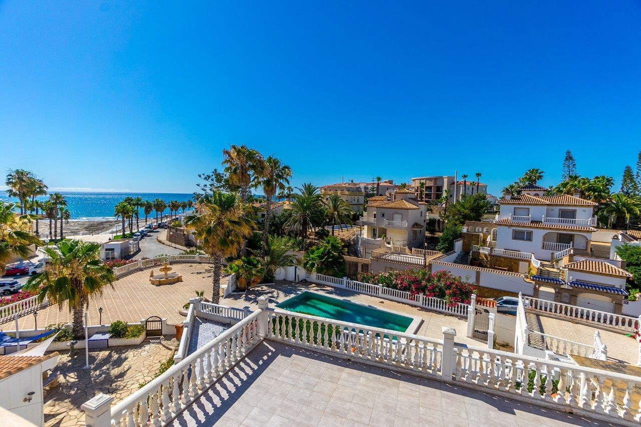 Verkoop van villa in Orihuela Costa