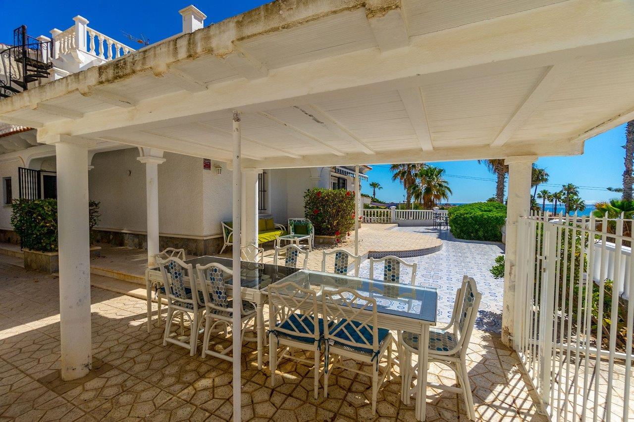 Verkoop van villa in Orihuela Costa