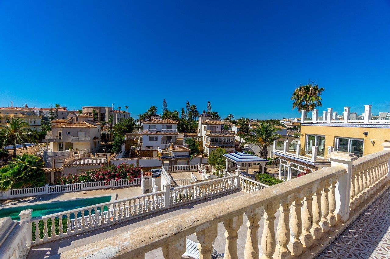 Verkoop van villa in Orihuela Costa