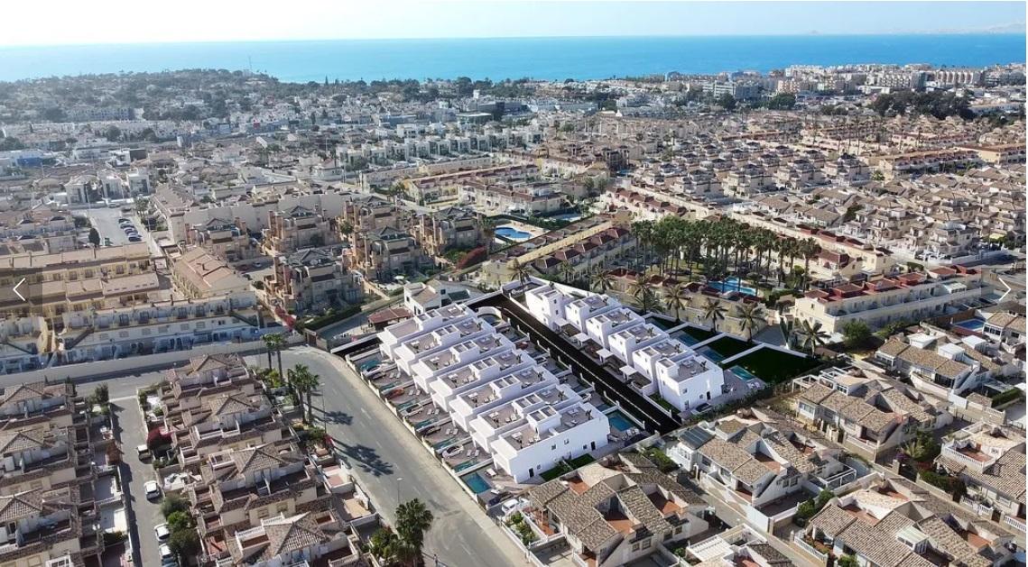 For sale of chalet in Orihuela Costa