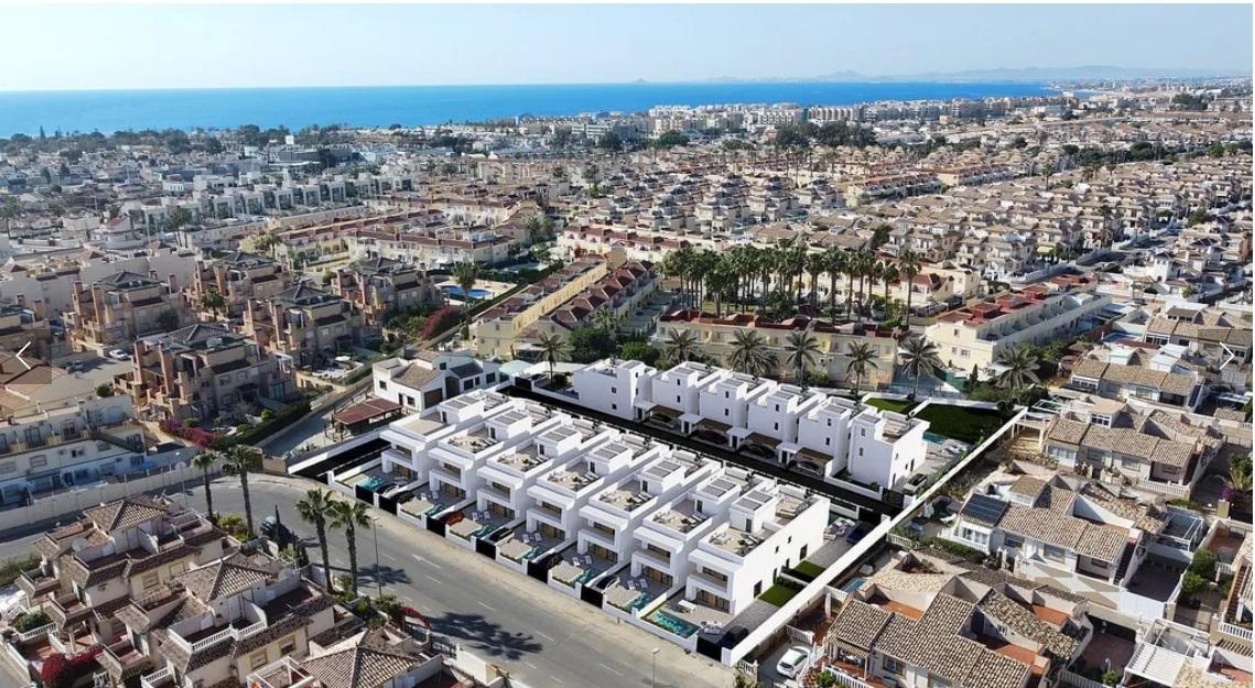 For sale of chalet in Orihuela Costa