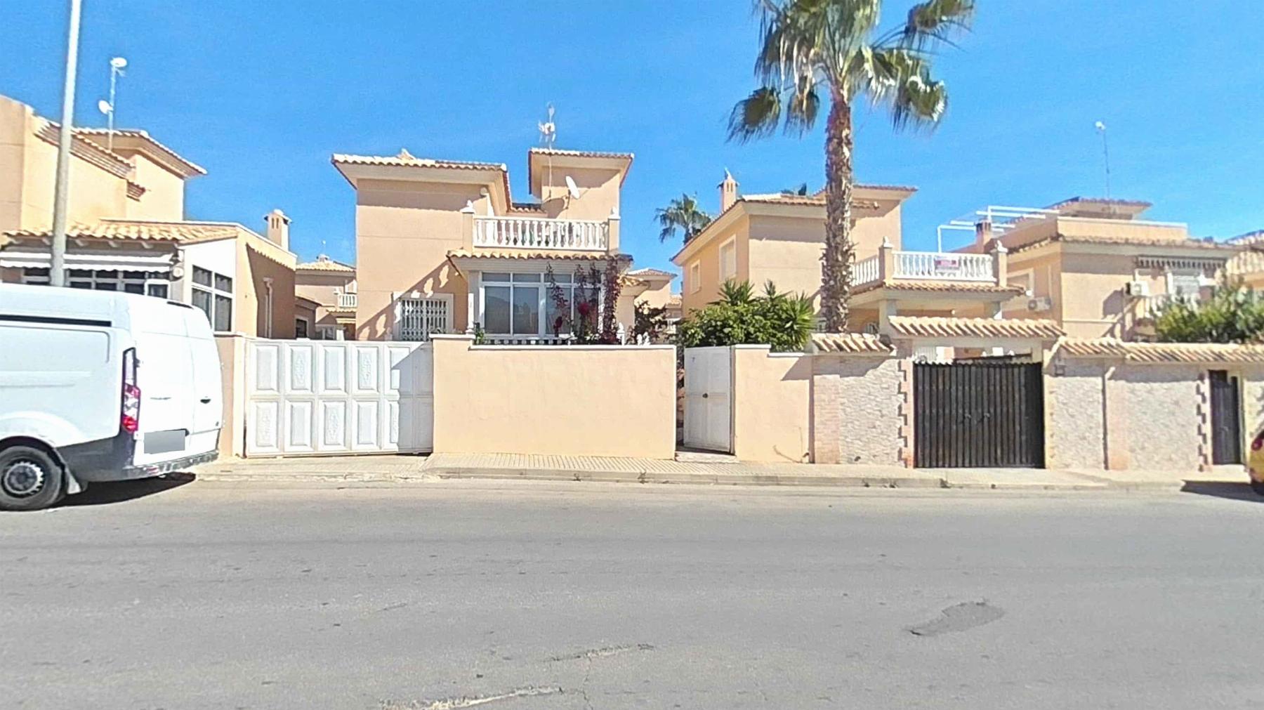 Venta de chalet en Orihuela Costa