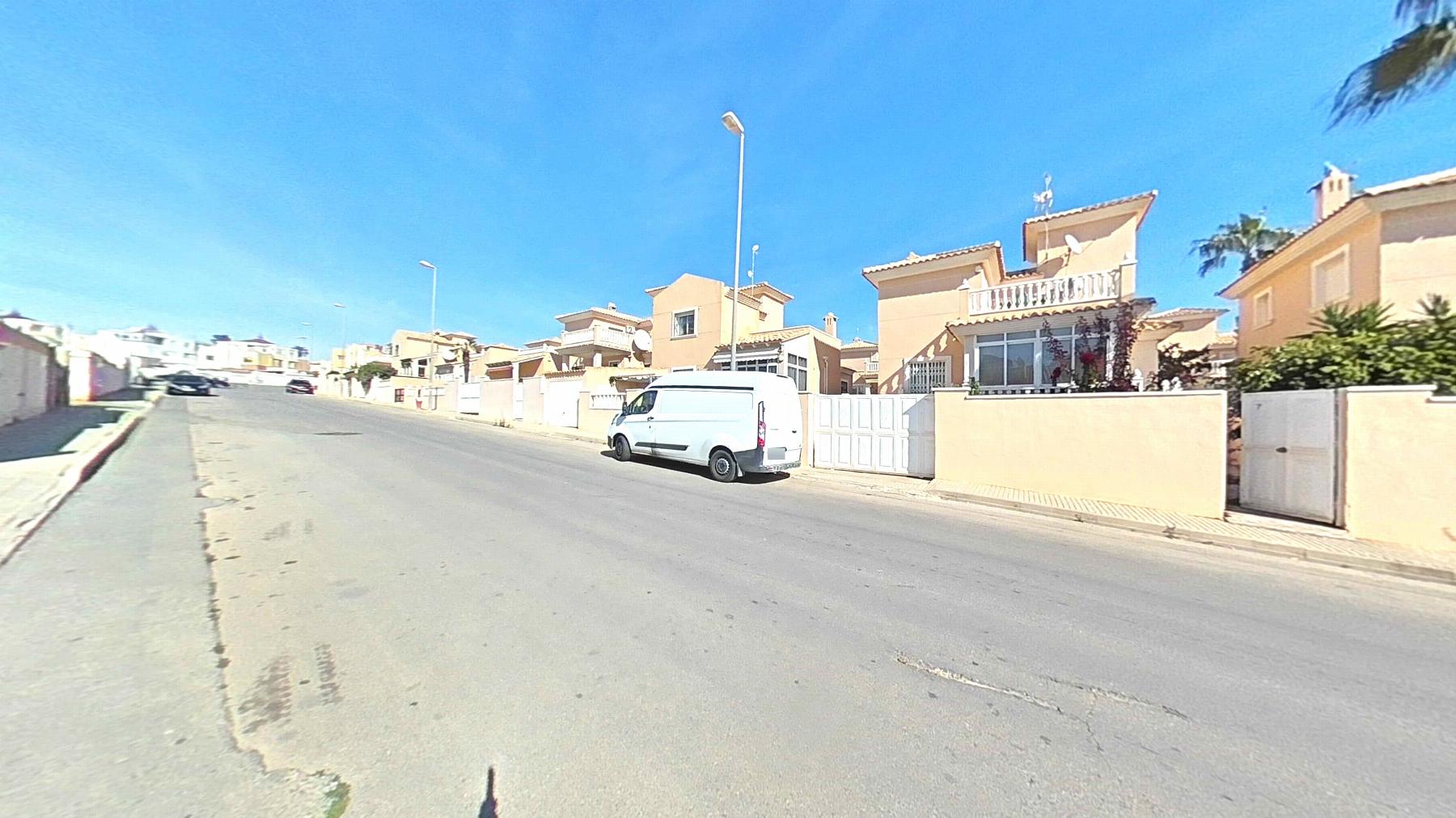 Venta de chalet en Orihuela Costa