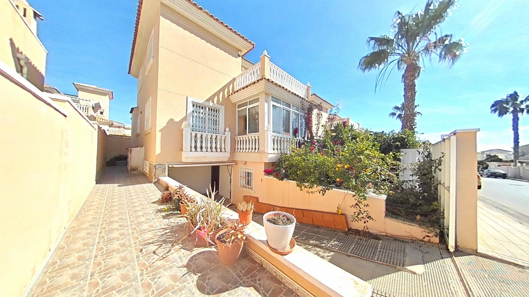 Venta de chalet en Orihuela Costa