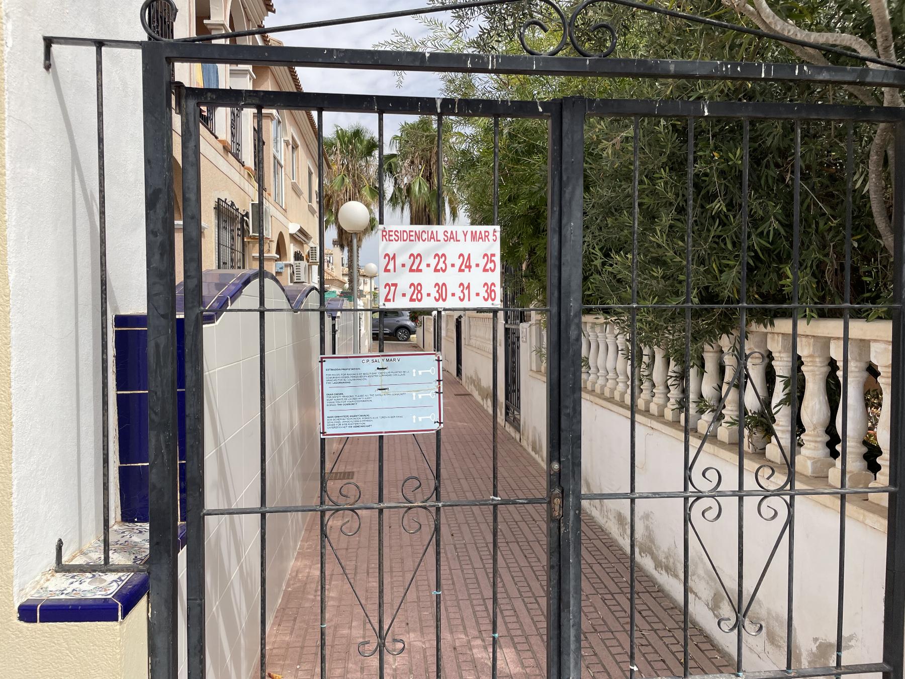 For sale of chalet in Orihuela Costa