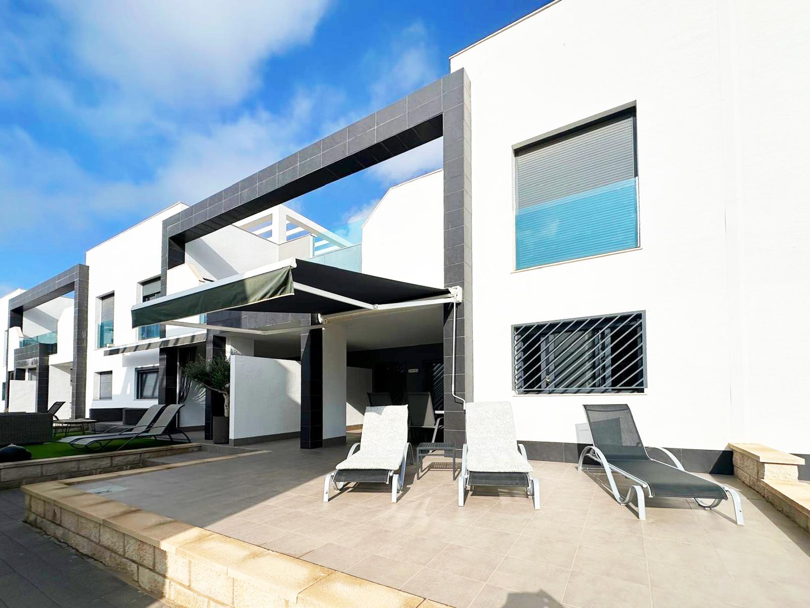For sale of bungalow in Orihuela Costa