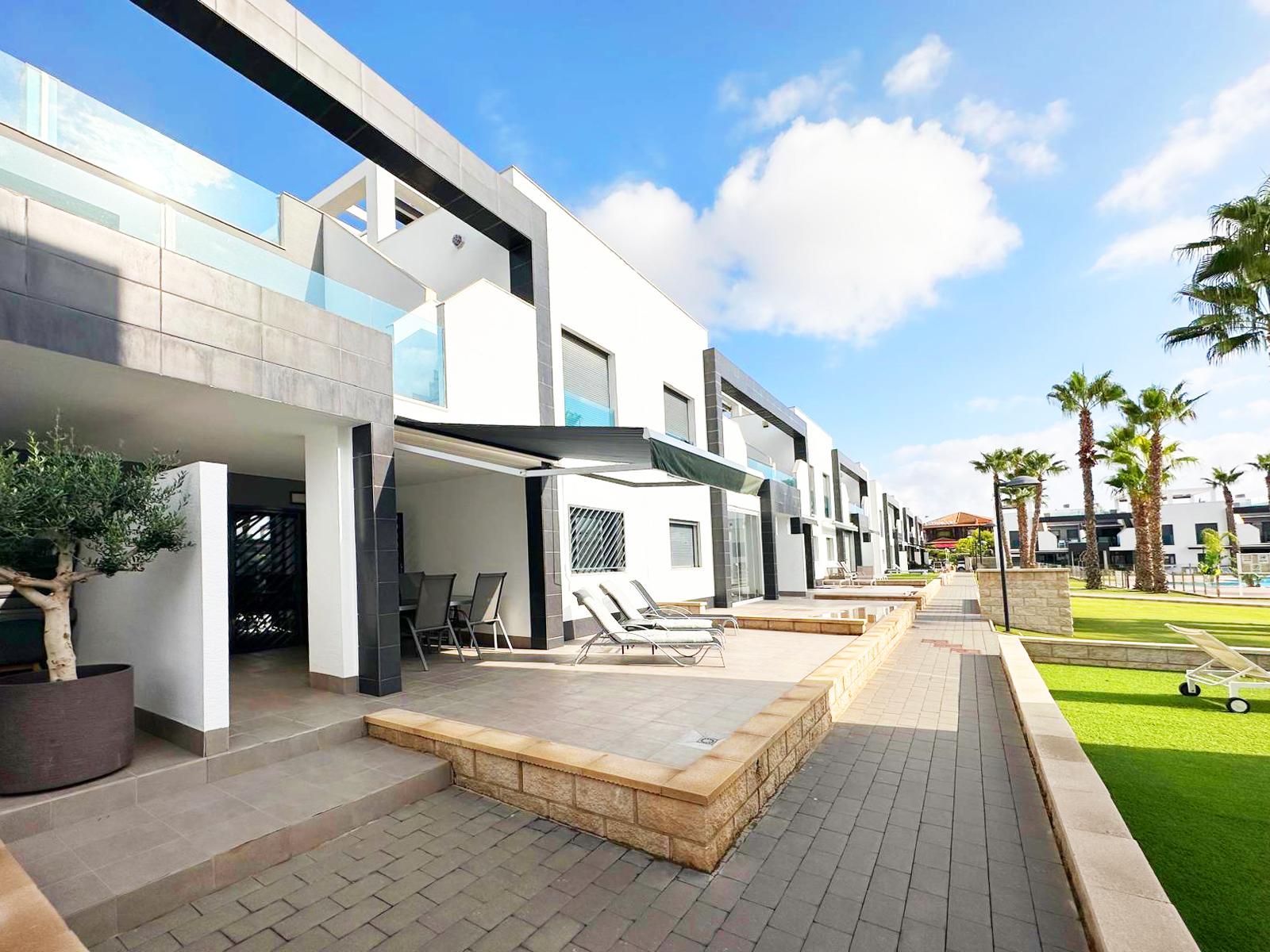 For sale of bungalow in Orihuela Costa