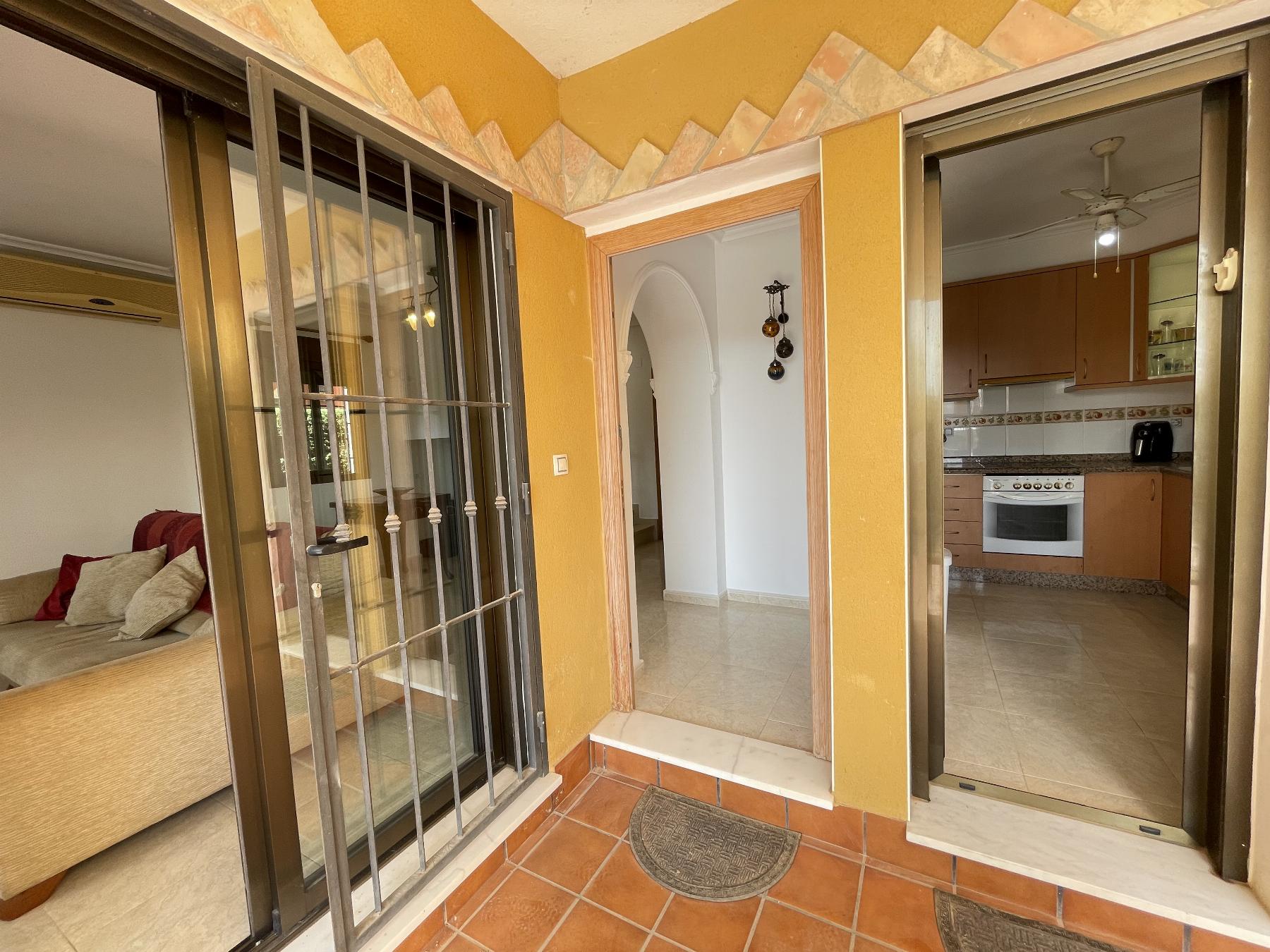 For sale of chalet in Guardamar del Segura