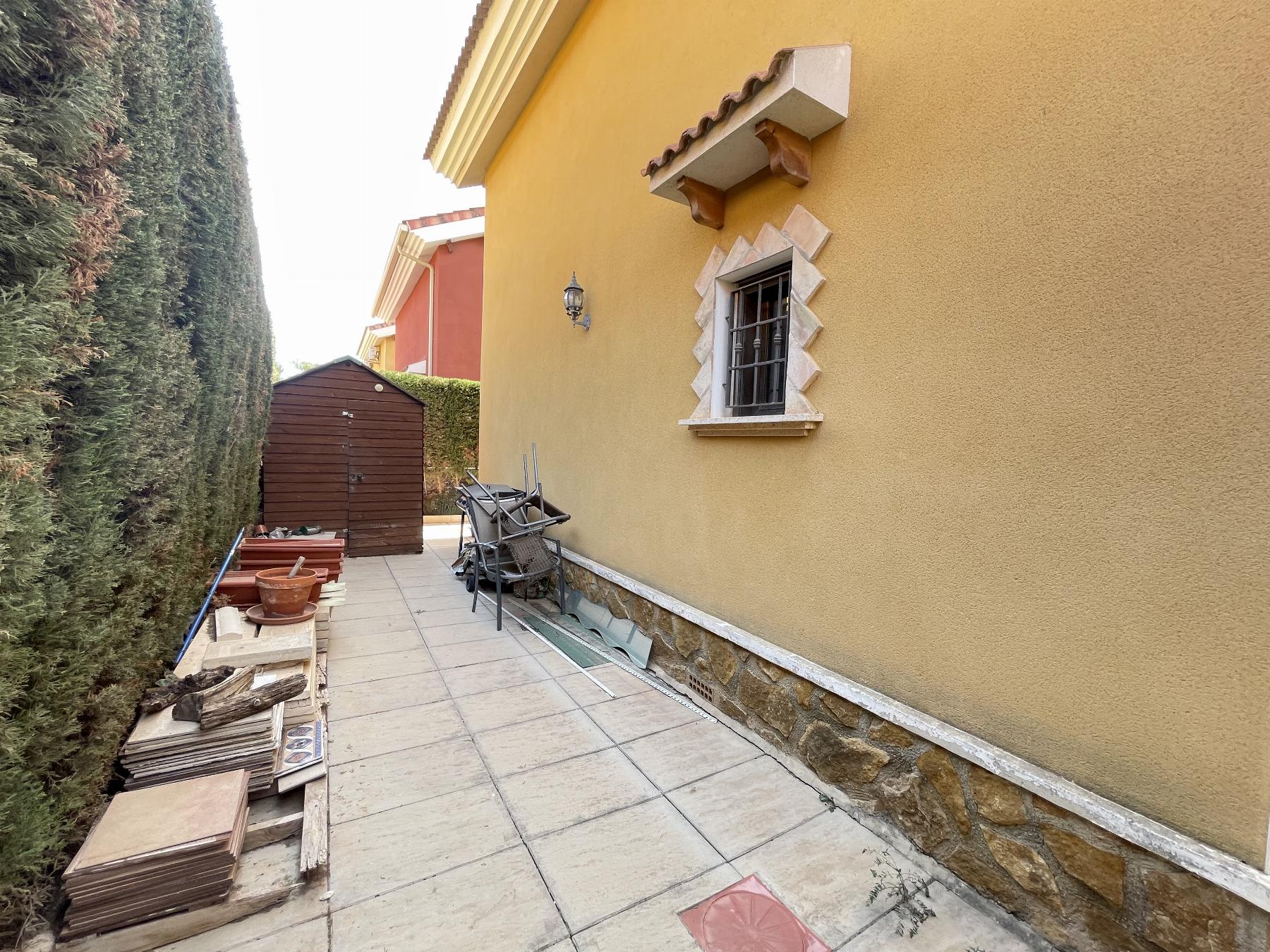 For sale of chalet in Guardamar del Segura