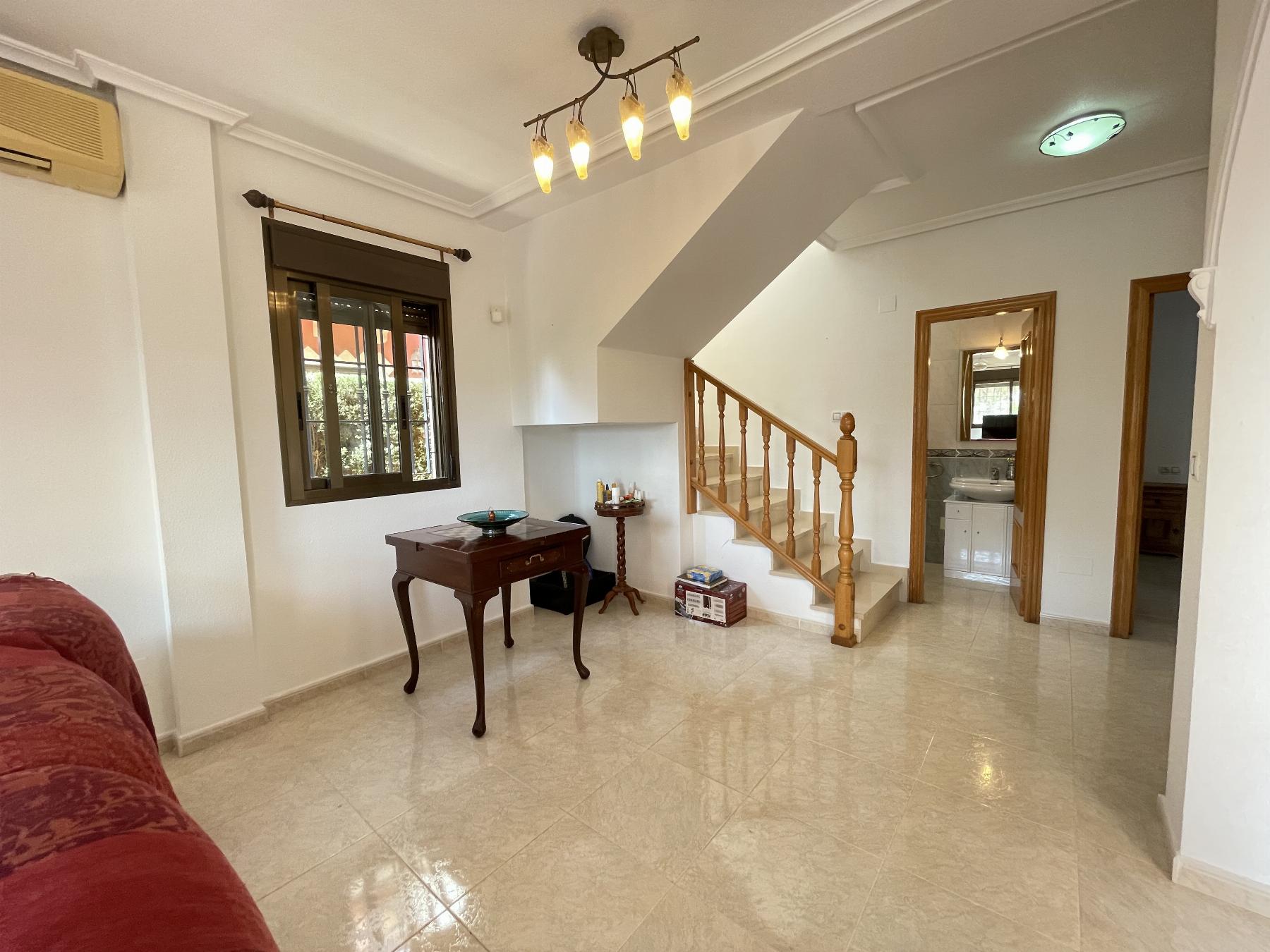 For sale of chalet in Guardamar del Segura