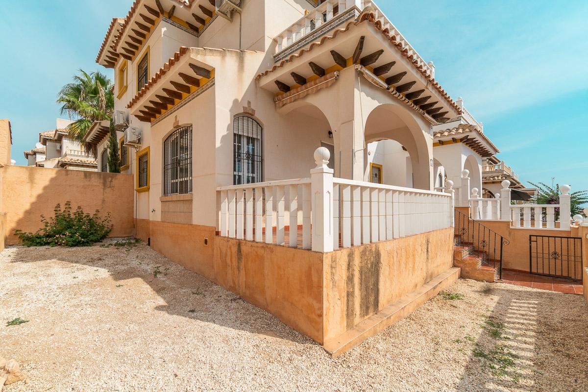 For sale of chalet in Orihuela Costa