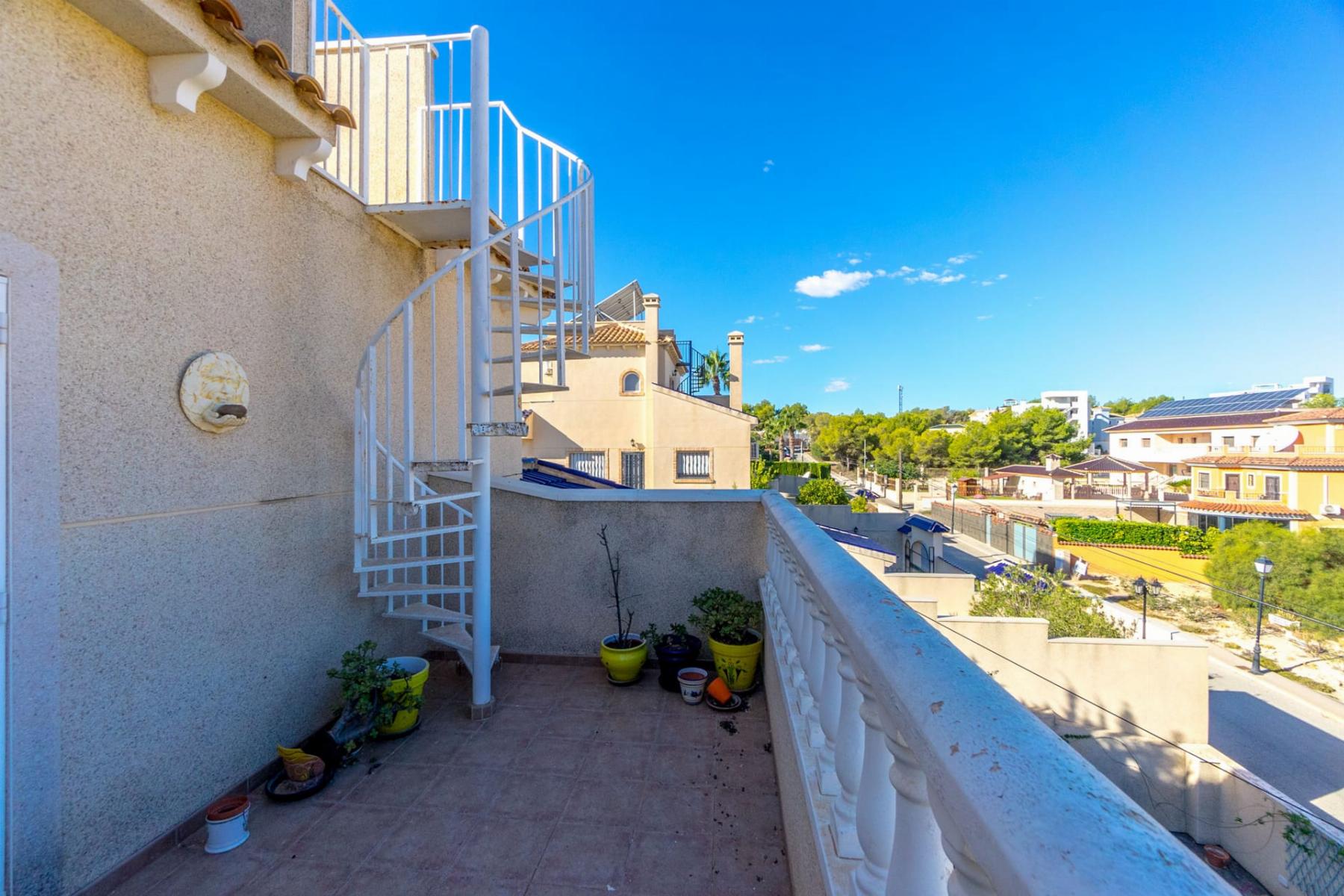 Köp av chalet i Orihuela Costa