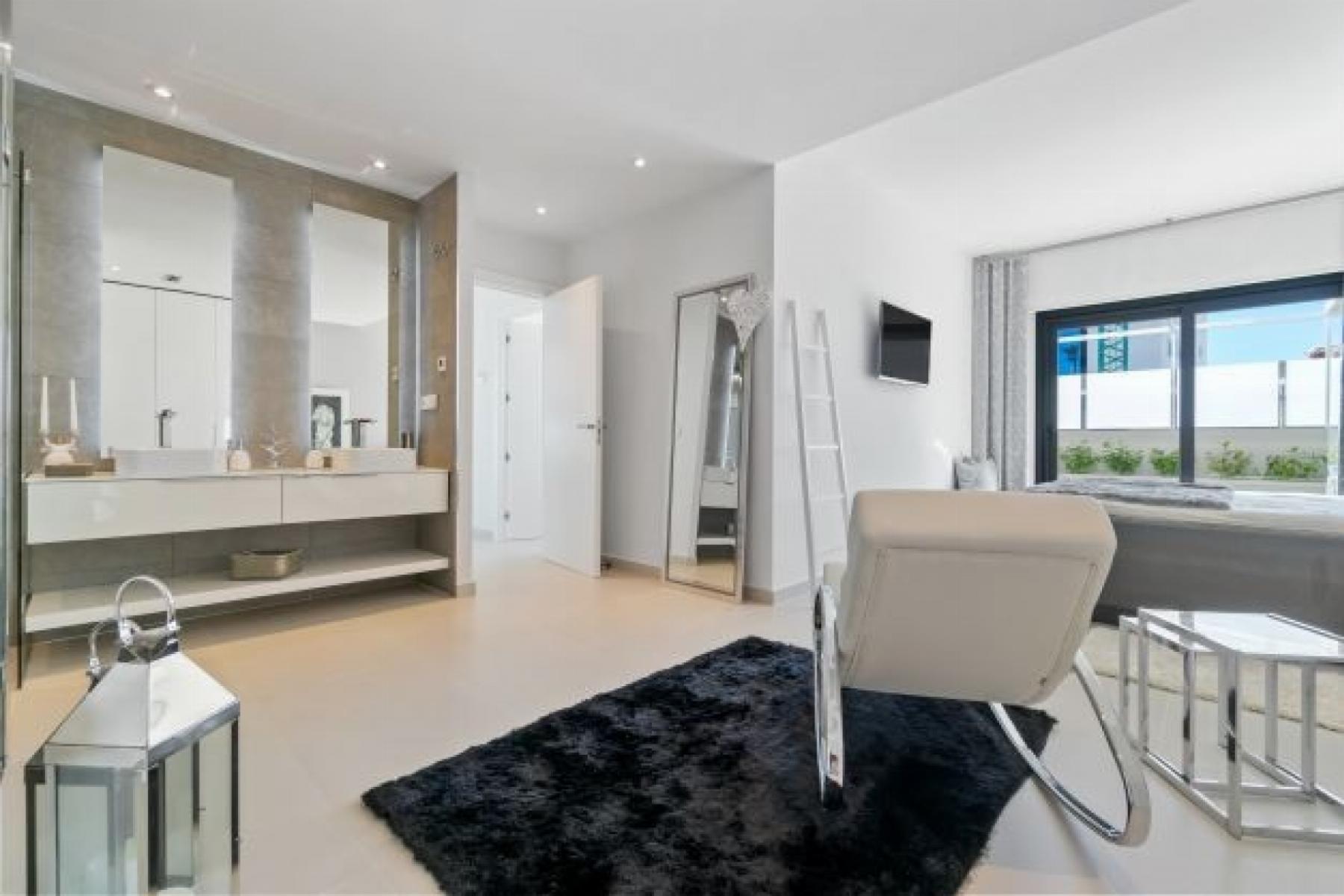 Venta de chalet en Orihuela Costa