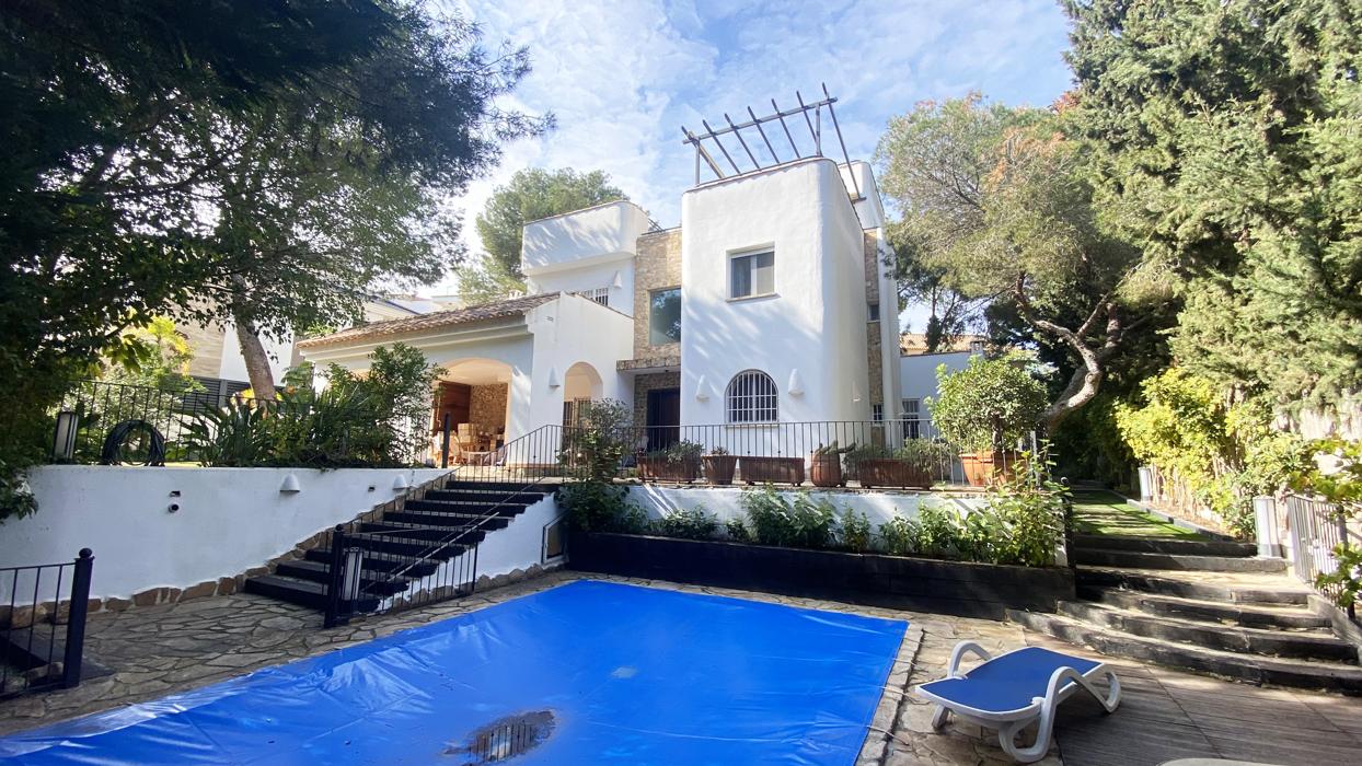 Zu verkaufen von chalet in
 Orihuela Costa