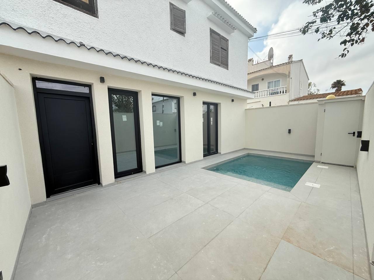For sale of bungalow in Orihuela Costa