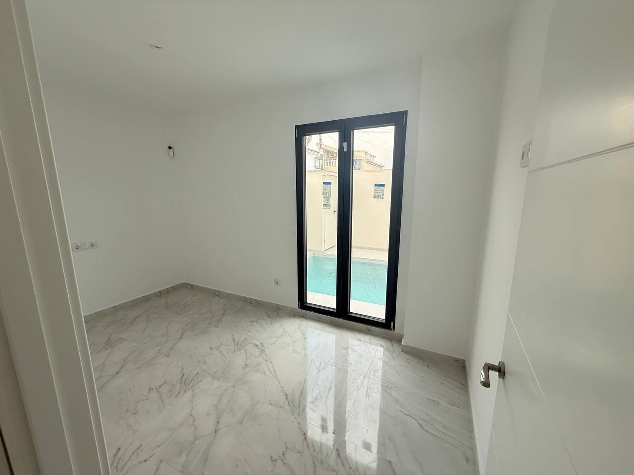 For sale of bungalow in Orihuela Costa