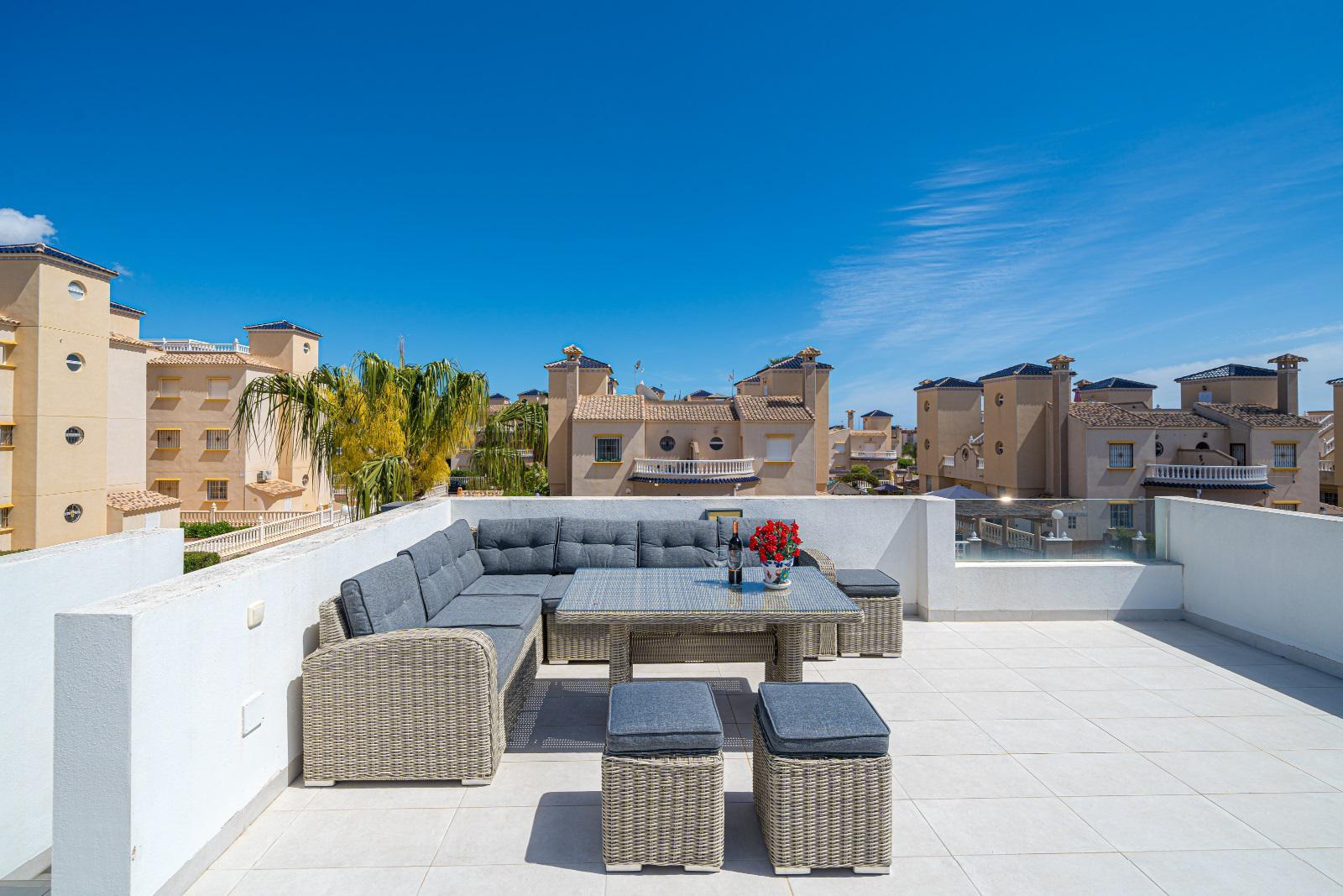 Verkoop van kleine villa in Orihuela Costa