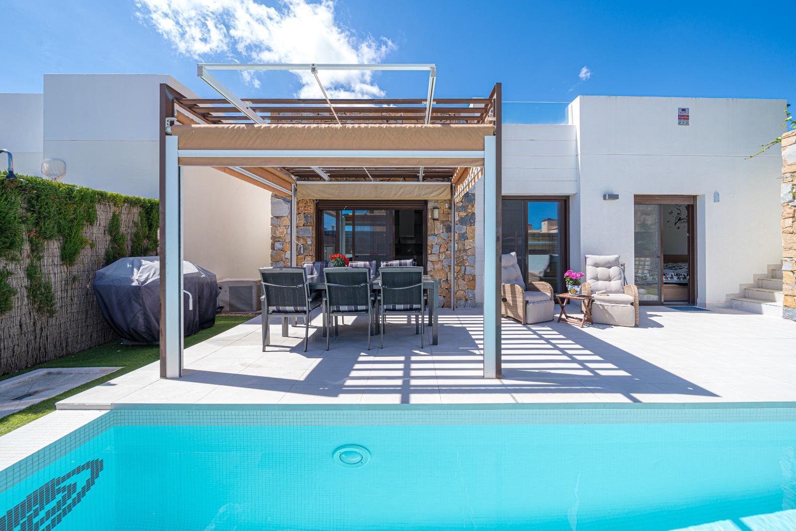 Verkoop van kleine villa in Orihuela Costa