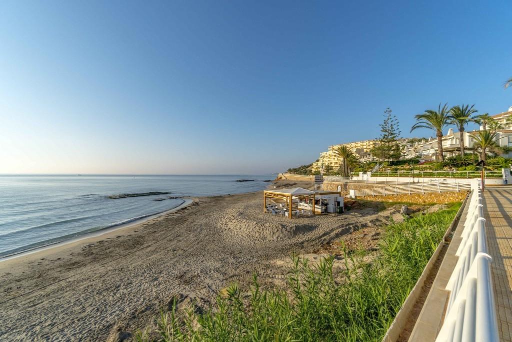 Verkoop van kleine villa in Orihuela Costa