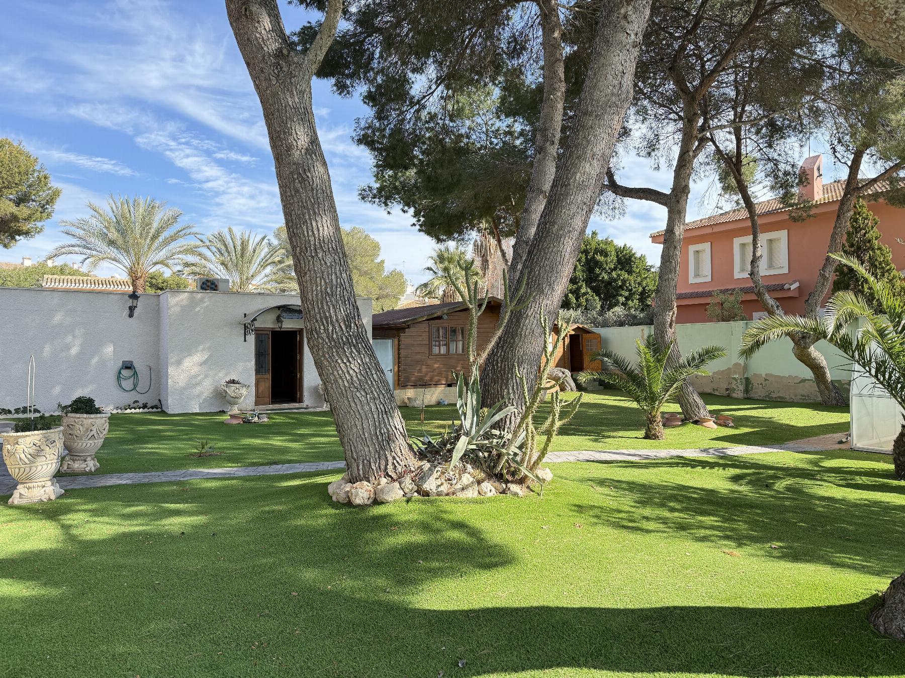 Verkoop van kleine villa in Orihuela Costa