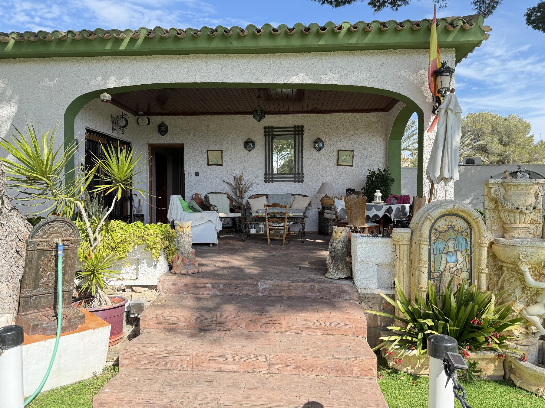 Verkoop van kleine villa in Orihuela Costa