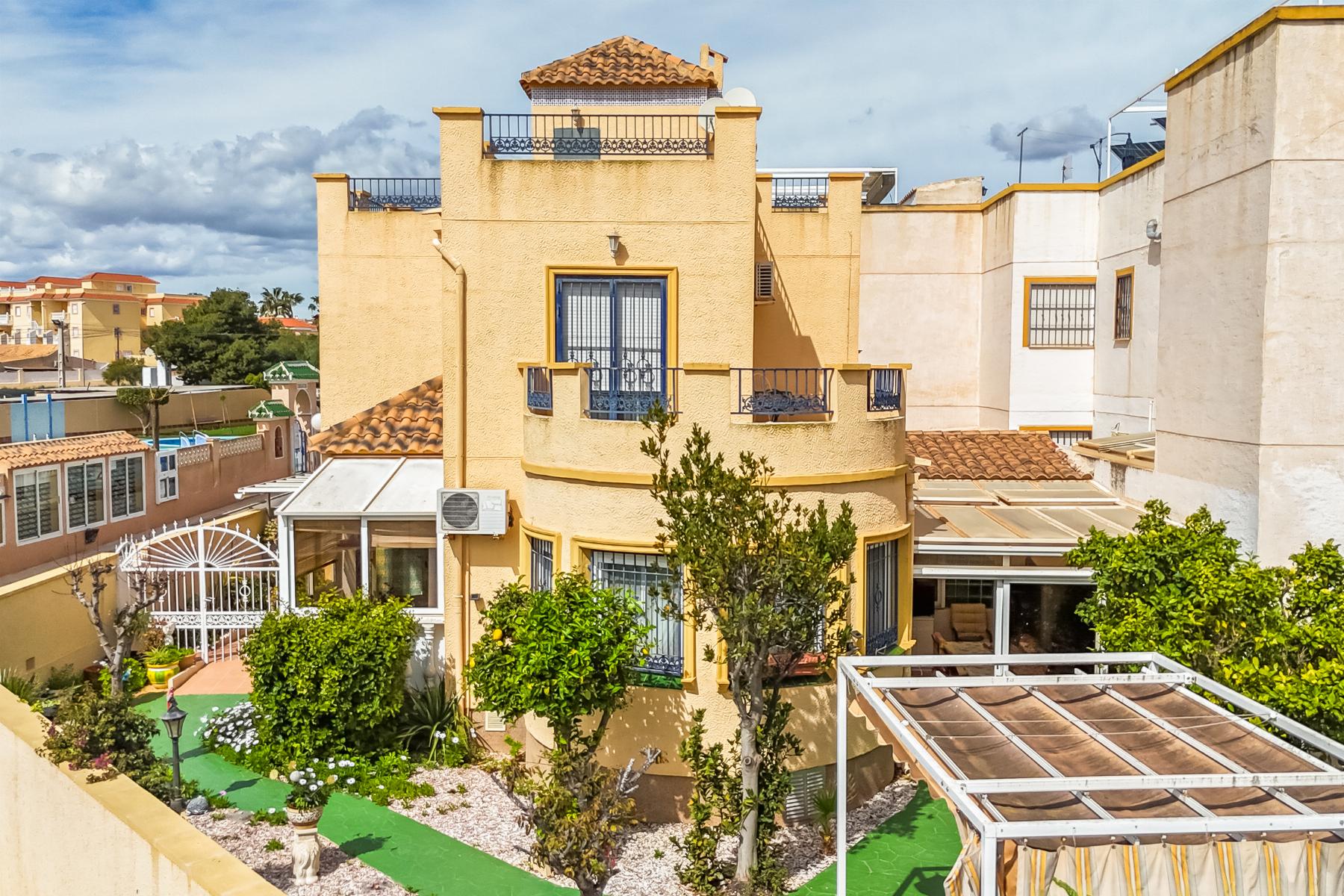 For sale of chalet in Orihuela Costa