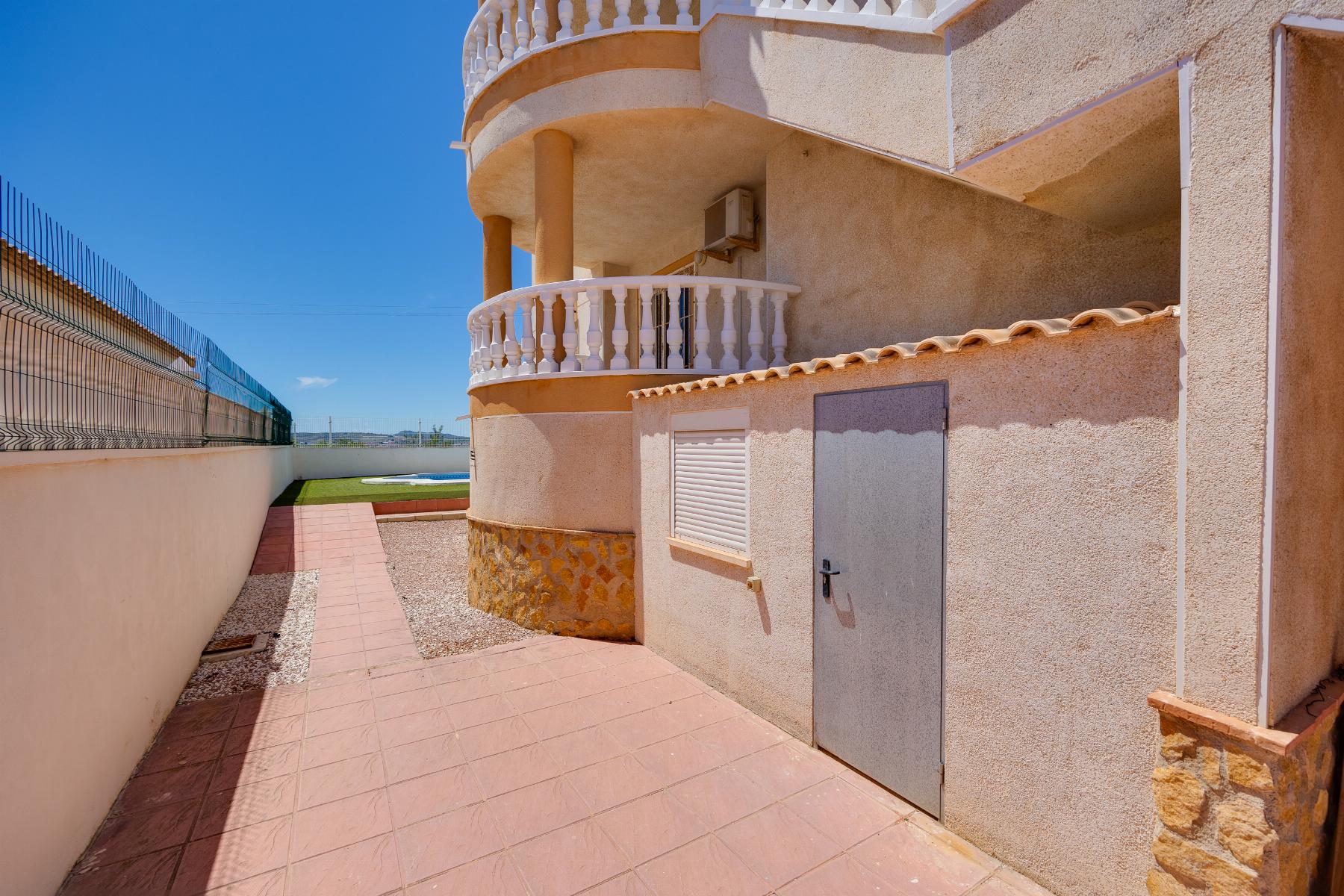 Venta de villa en San Miguel de Salinas