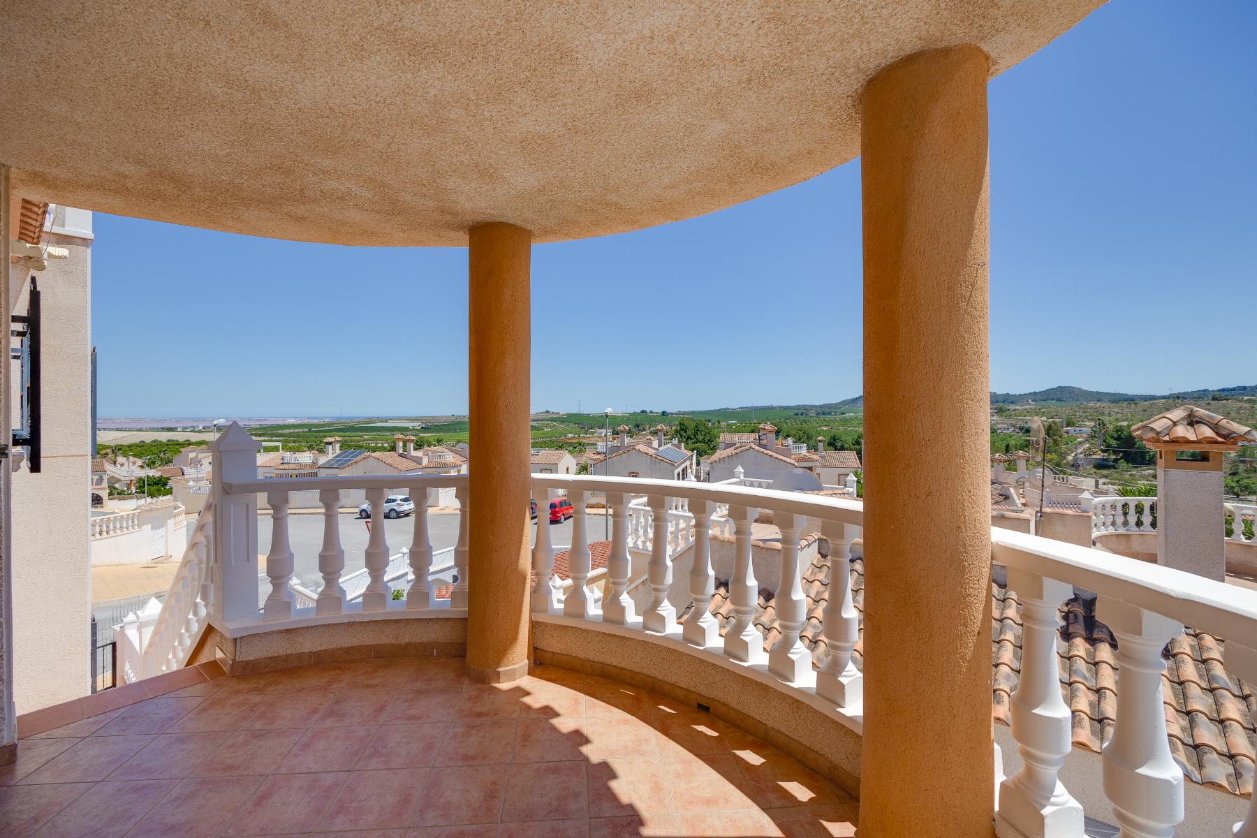 Venta de villa en San Miguel de Salinas
