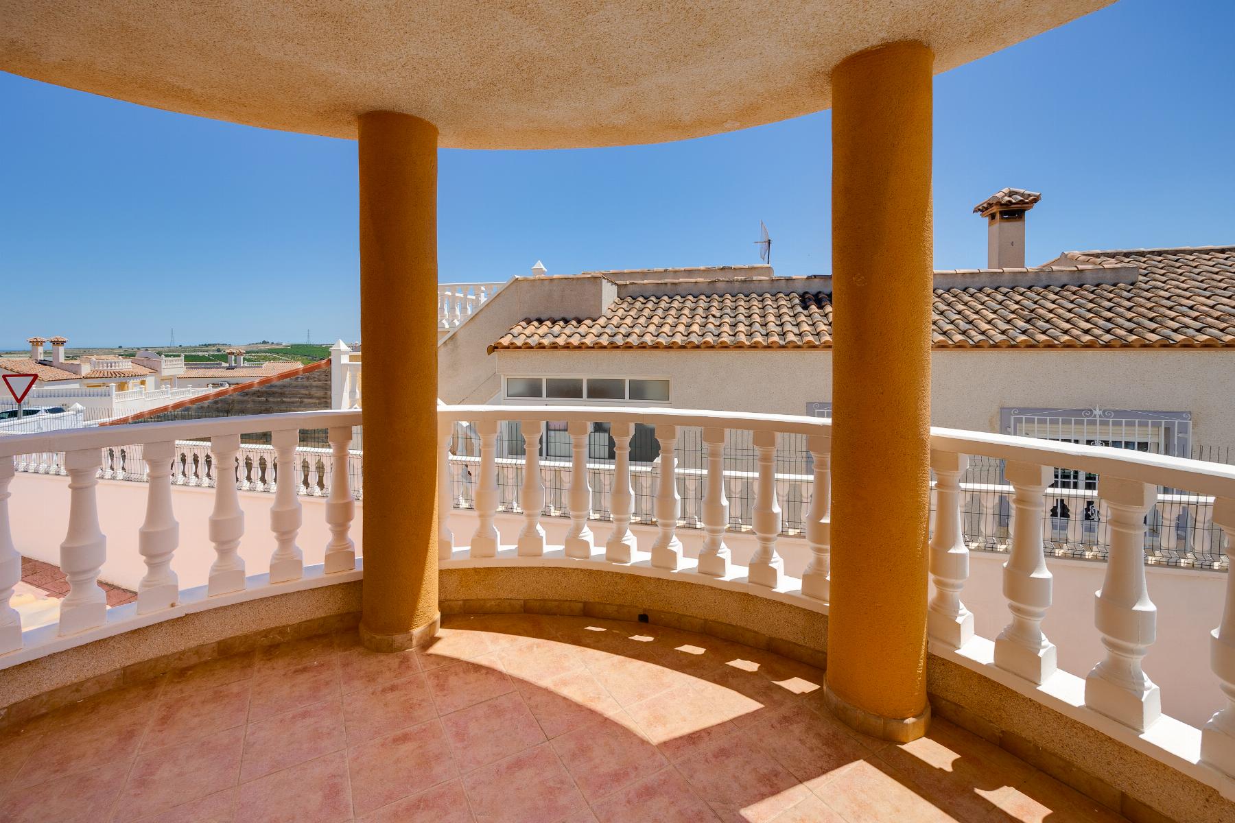 Venta de villa en San Miguel de Salinas