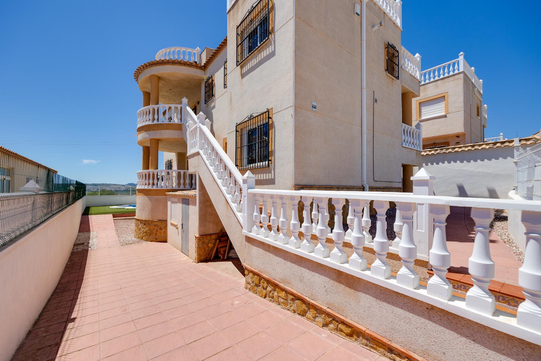 Venta de villa en San Miguel de Salinas