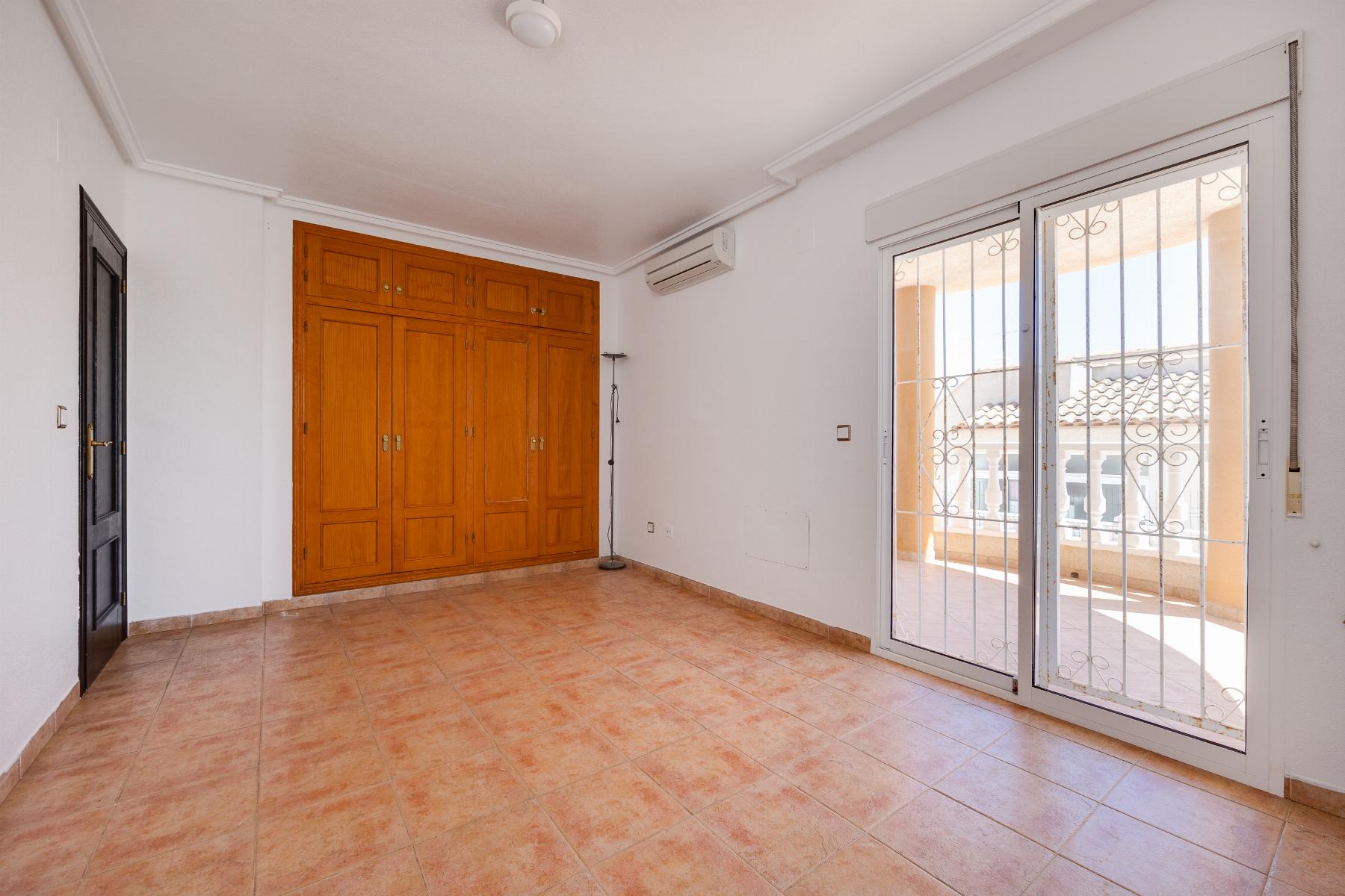 Venta de villa en San Miguel de Salinas